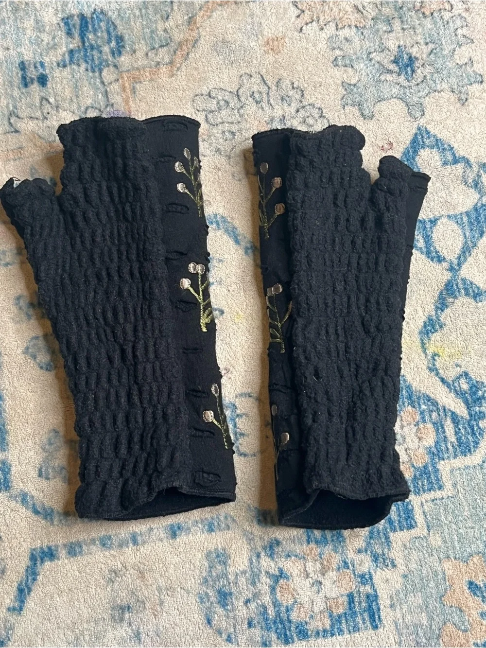 Black Floral Embroidered Fingerless Gloves
